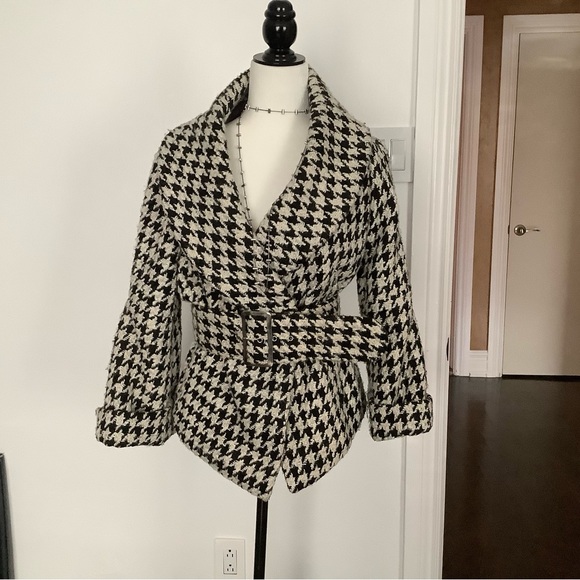 Women’s jacket - Picture 1 of 1